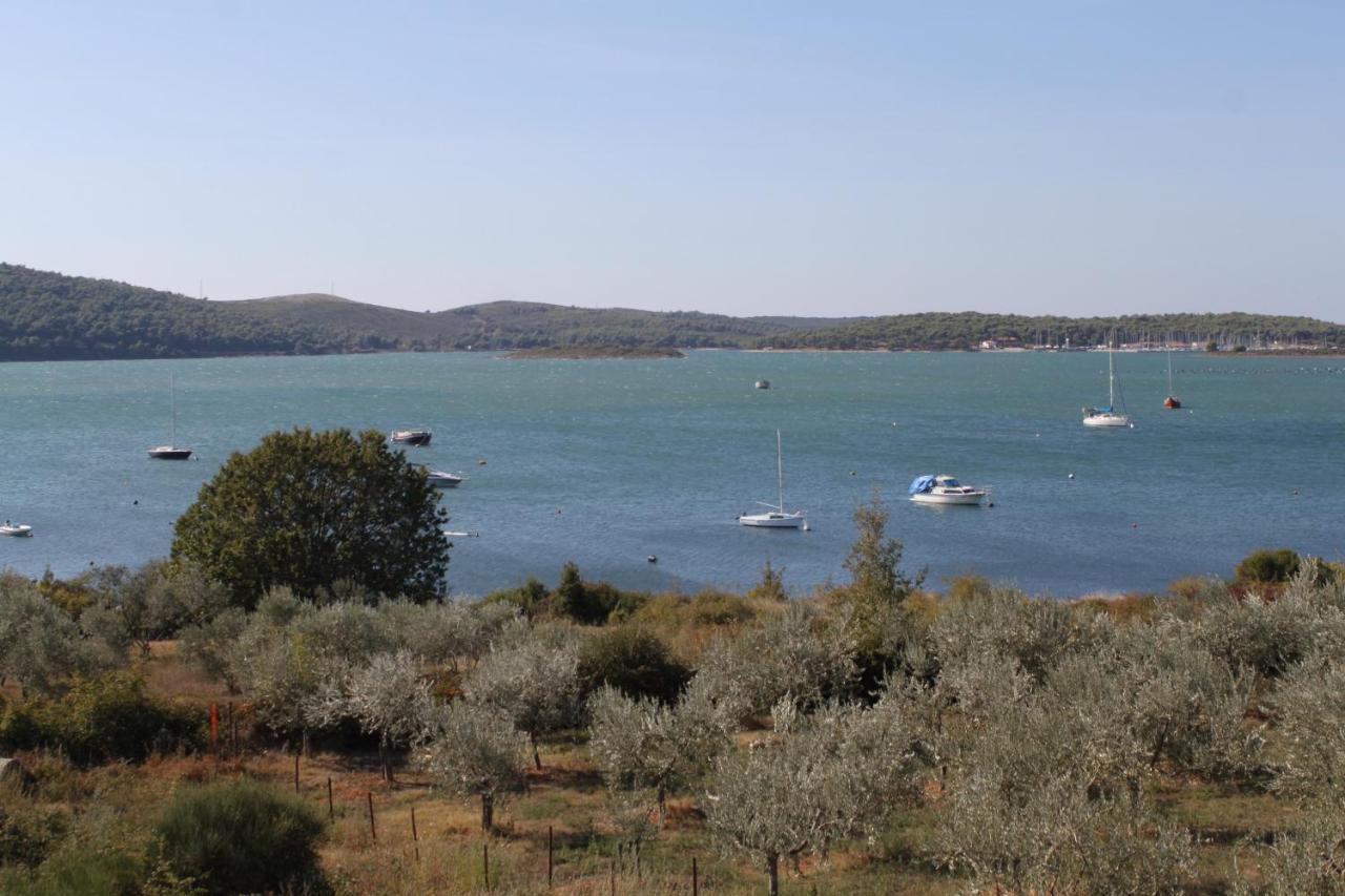 Apartment By The Sea - 2255 Medulin